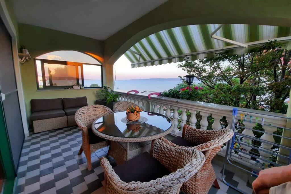 Apartman Adrijan Sukosan Luaran gambar