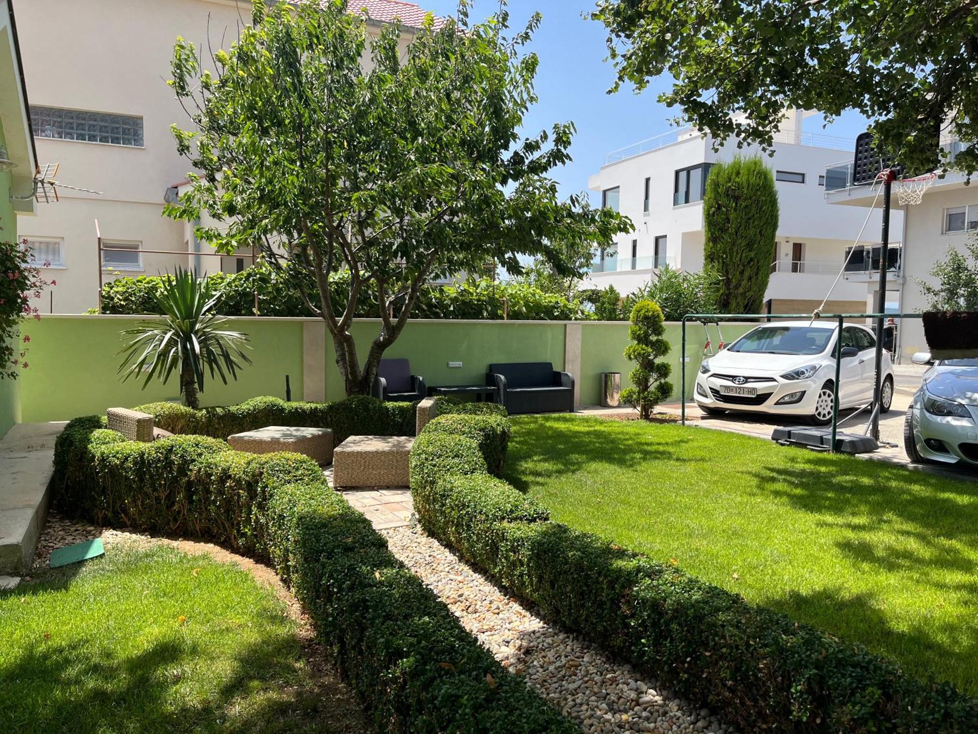Apartman Adrijan Sukosan Luaran gambar