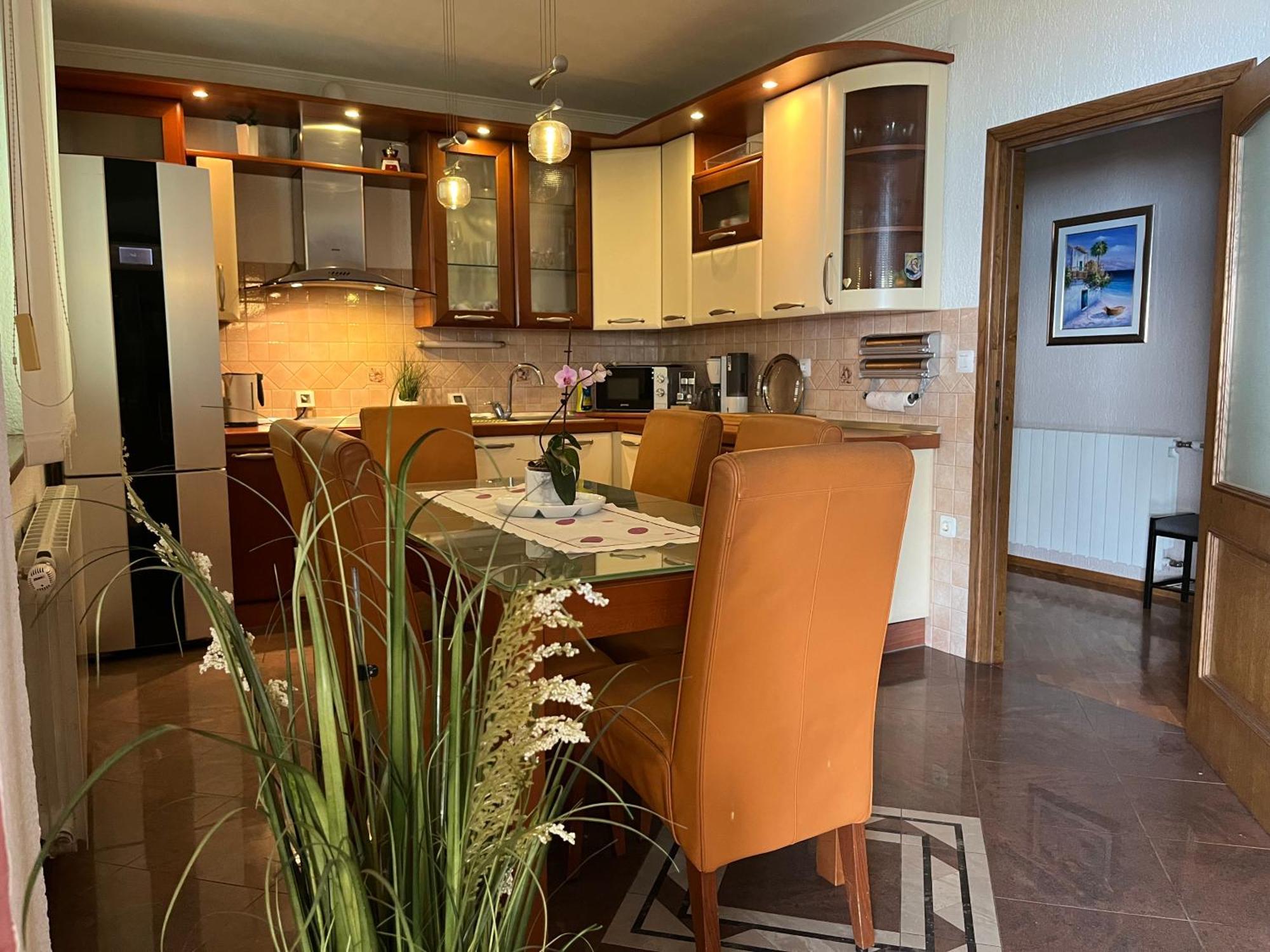 Apartman Adrijan Sukosan Luaran gambar