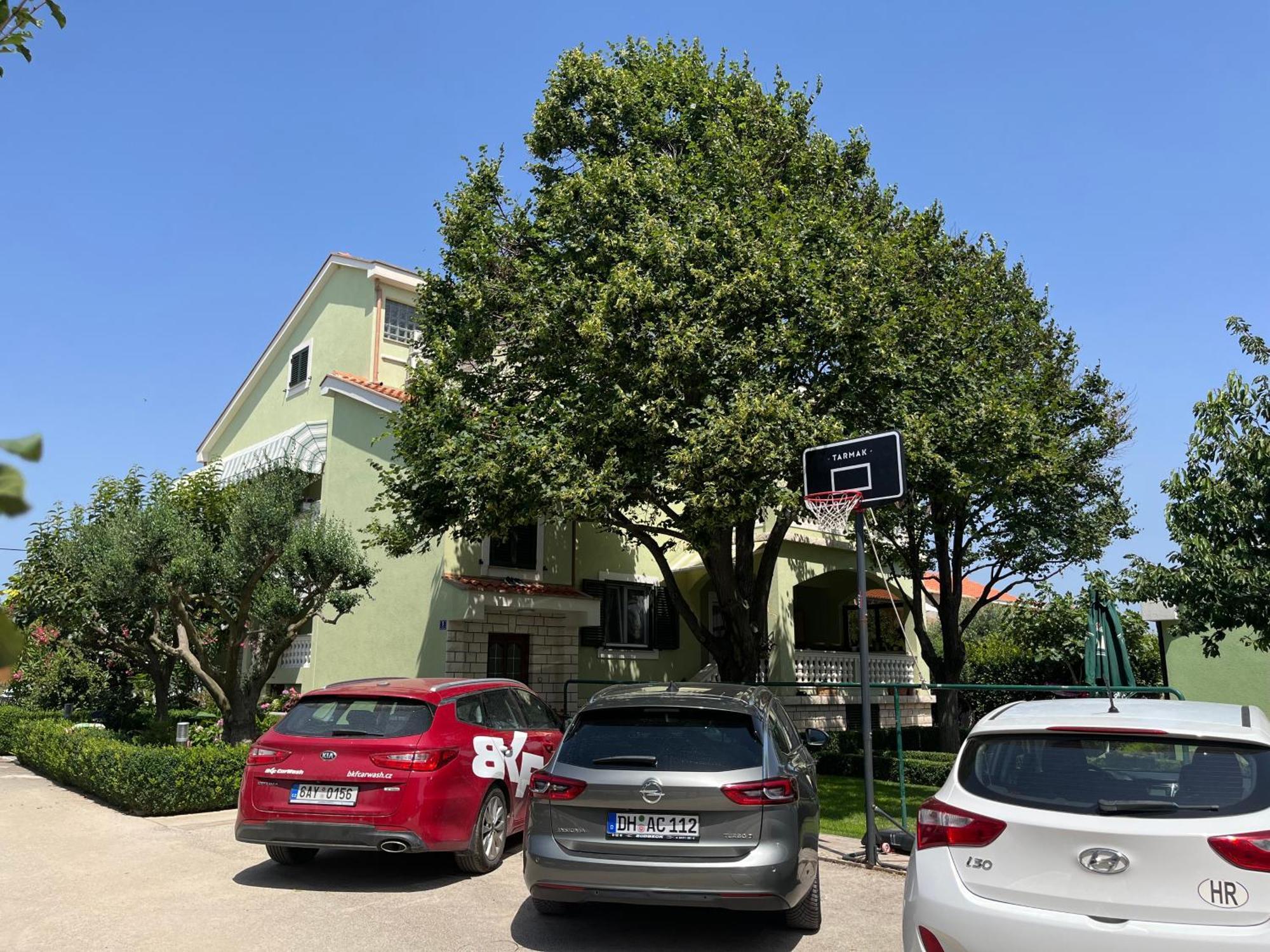 Apartman Adrijan Sukosan Luaran gambar