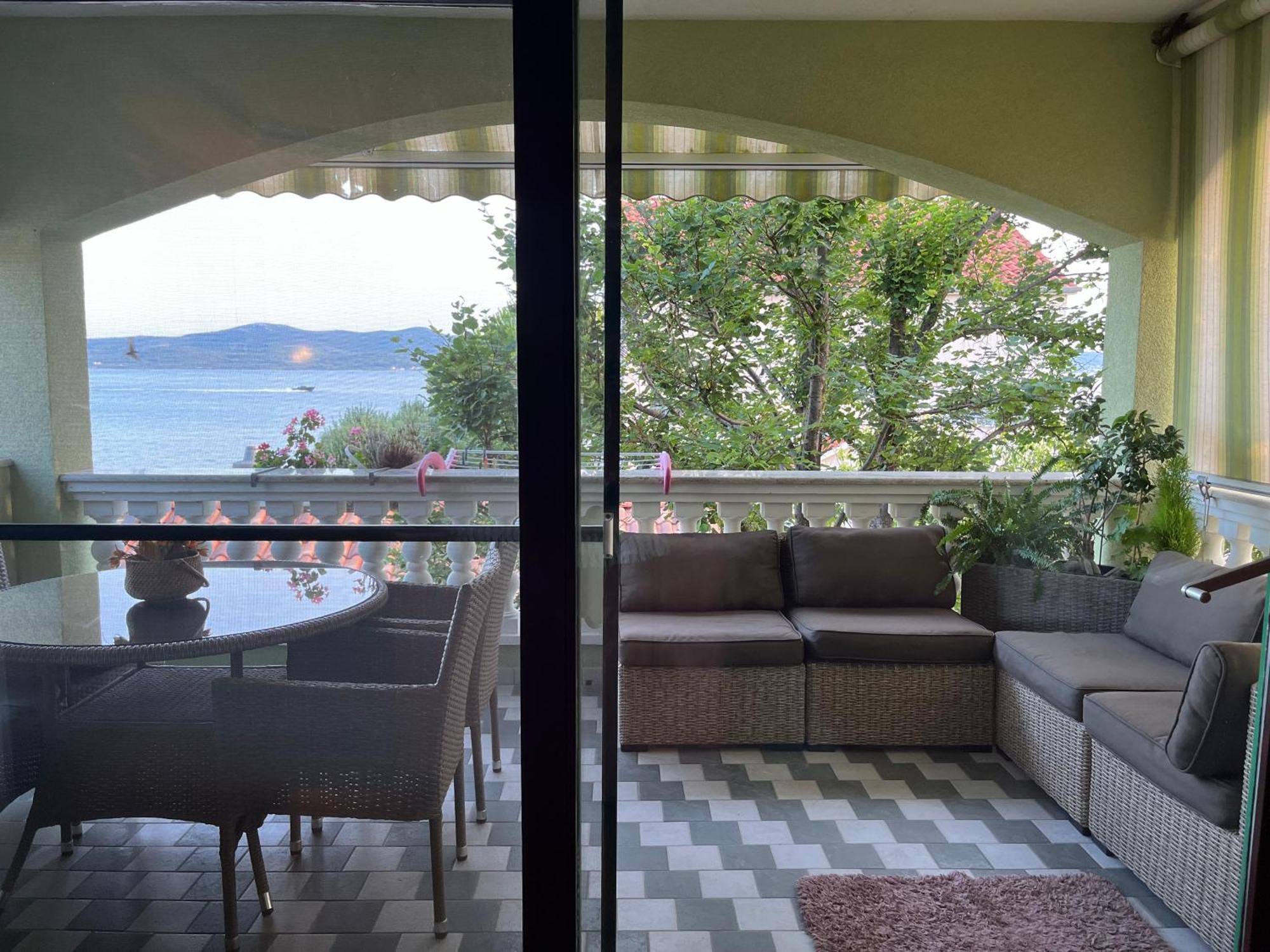 Apartman Adrijan Sukosan Luaran gambar